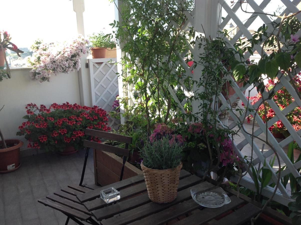 칼타기론 Attico Da Rosa Con Vista Spettacolare A 360 Gradi 아파트 외부 사진