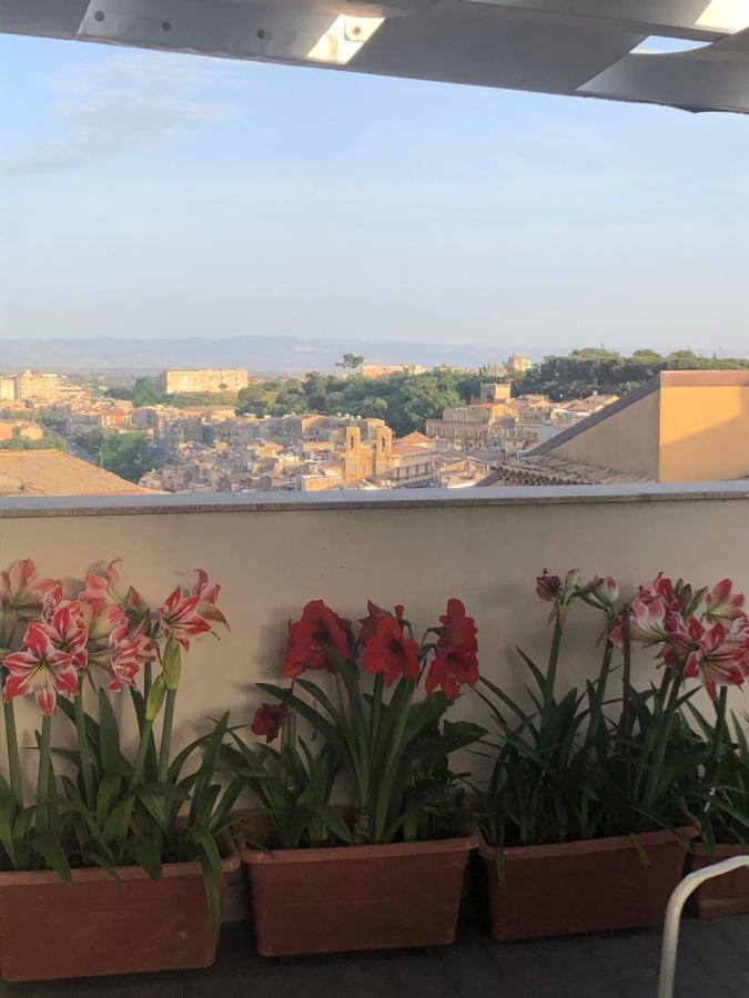 칼타기론 Attico Da Rosa Con Vista Spettacolare A 360 Gradi 아파트 외부 사진
