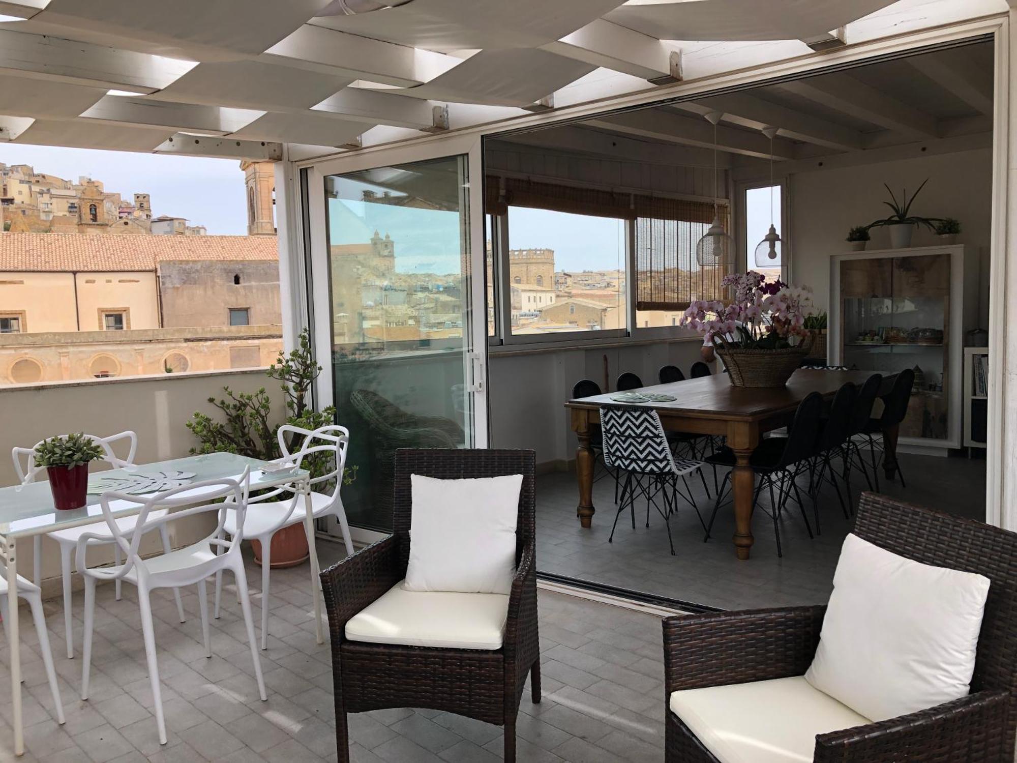 칼타기론 Attico Da Rosa Con Vista Spettacolare A 360 Gradi 아파트 외부 사진