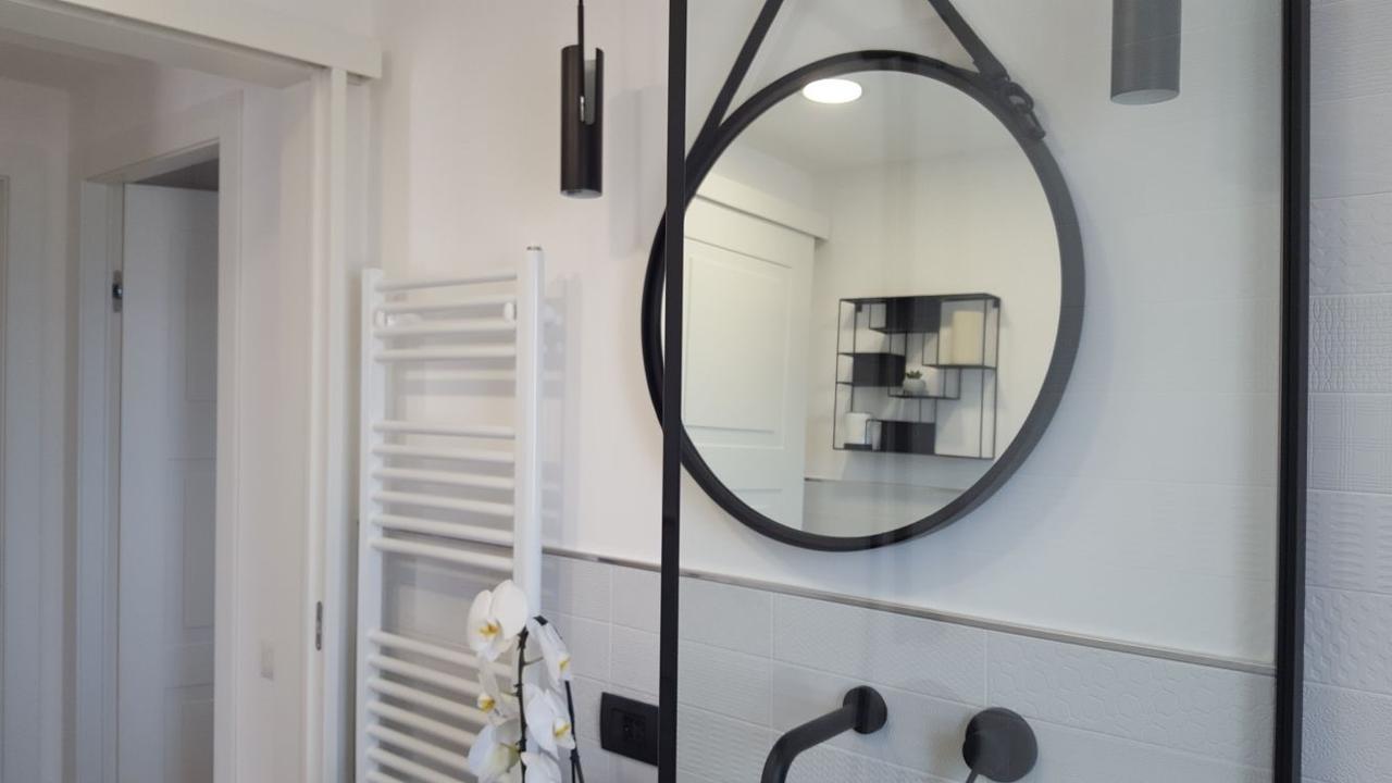 칼타기론 Attico Da Rosa Con Vista Spettacolare A 360 Gradi 아파트 외부 사진