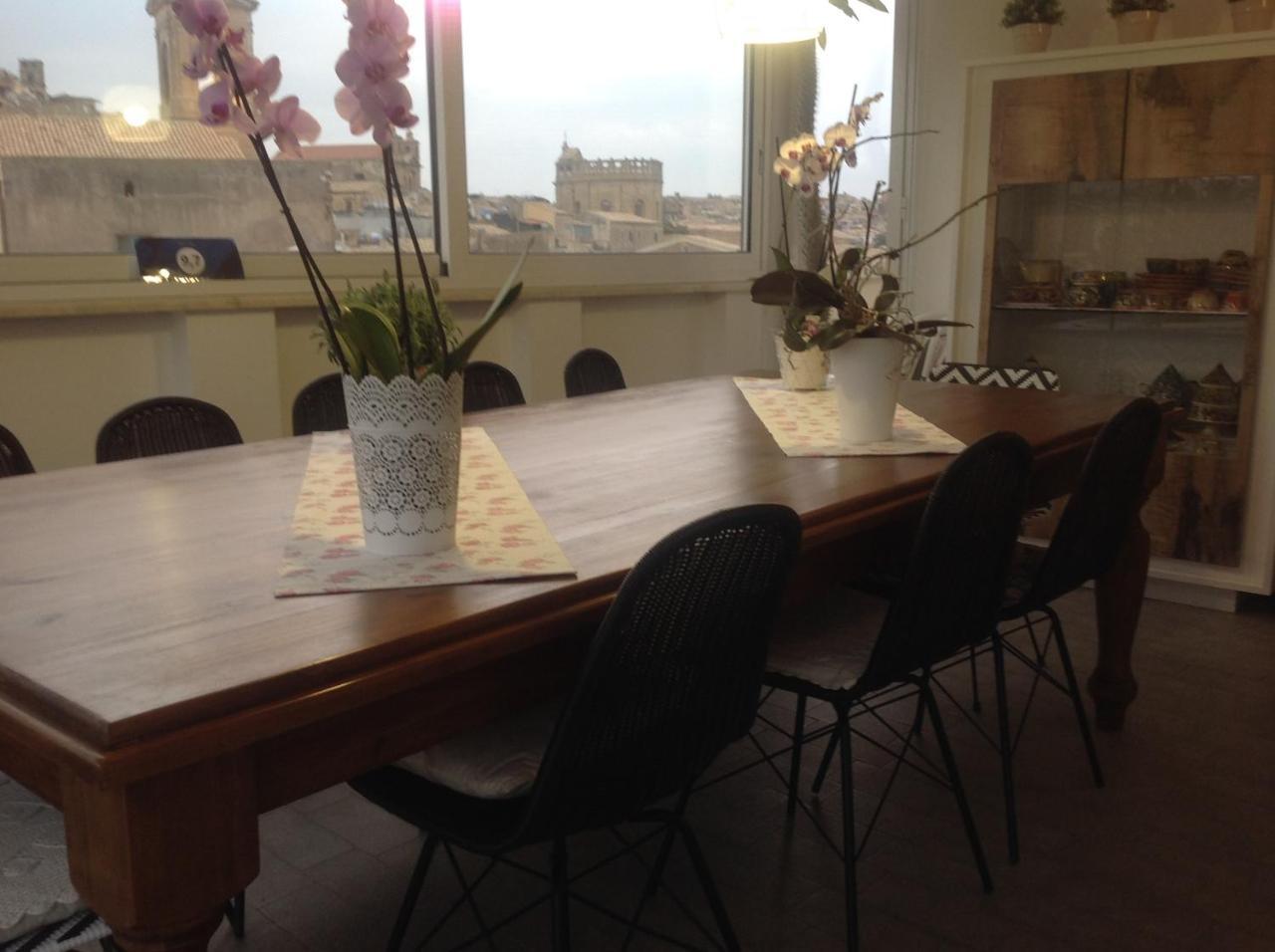 칼타기론 Attico Da Rosa Con Vista Spettacolare A 360 Gradi 아파트 외부 사진